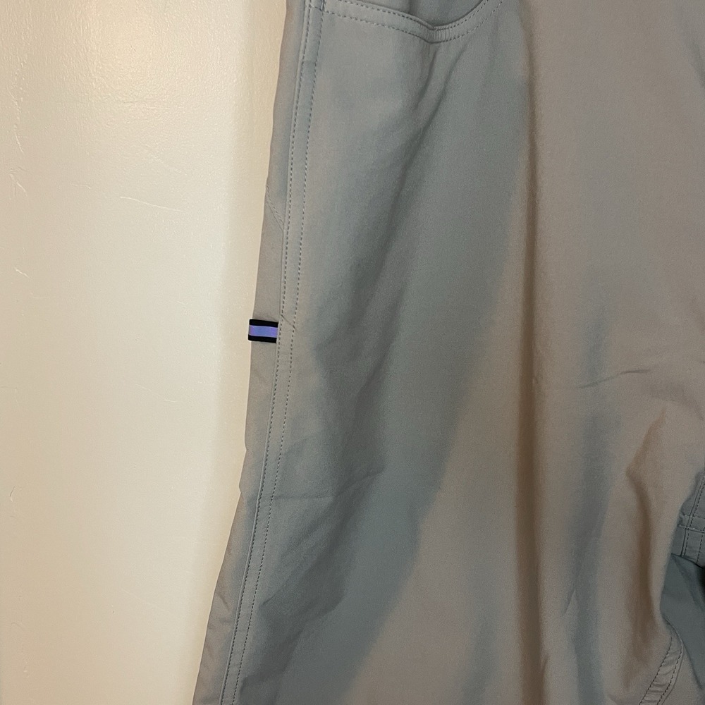 Oakley Men's Size XL 36 Gray Shorts Lightweight - Picture 3 of 6